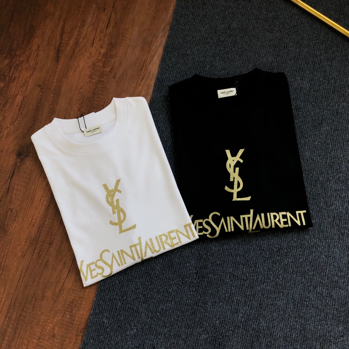 SAINT LAURENT SLP 2026New Arrival Gold logo T ⚠ ⚠ ⚠ Quality Same Style ， ， ， ， Versatile Quality : Black White Size : XS ～ L XS : 110 70 58.5 21.5 S : 114 72 60 22 M : 118 74 61.5 22.5 L : 122 76 63 23